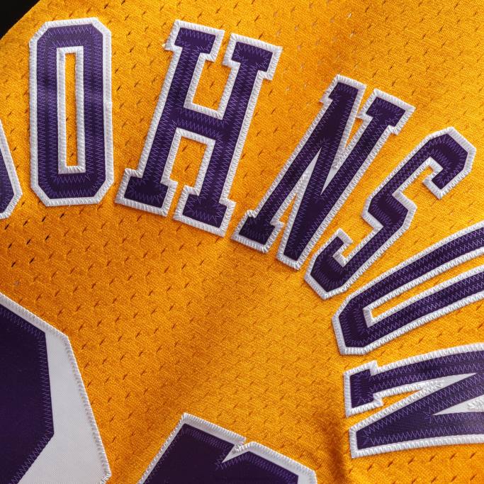 NBA 0F6D190 los angeles lakers magic johnson mitchell & ness gold hardwood classics swingman jersey